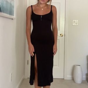 URBAN OUTFITTERS BLACK MIDI DRESS
